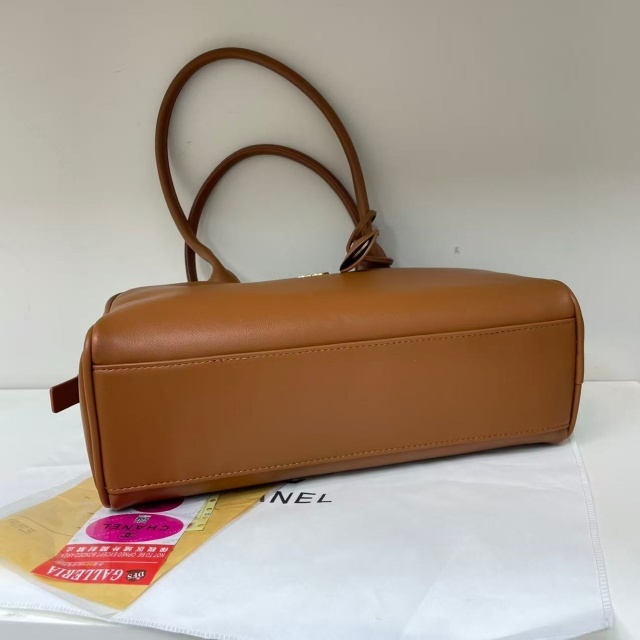 Metal Logo Leather Women Handbags