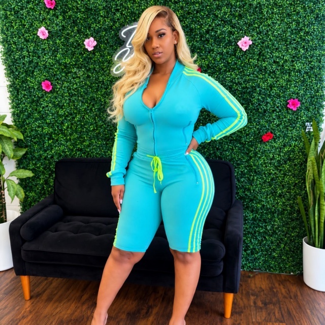 Side Striped Zipped Up Top Knee Pant Set