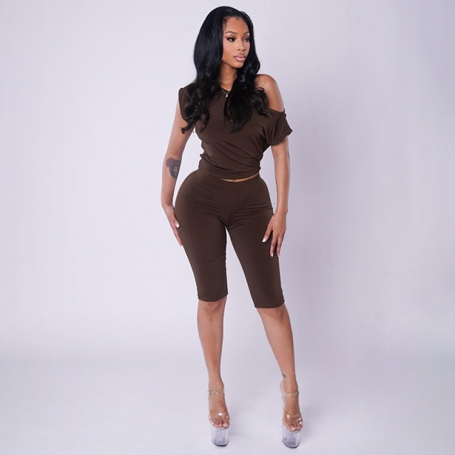 Off-shoulder Short-sleeved Top Slim-fitting Cropped Pants Set