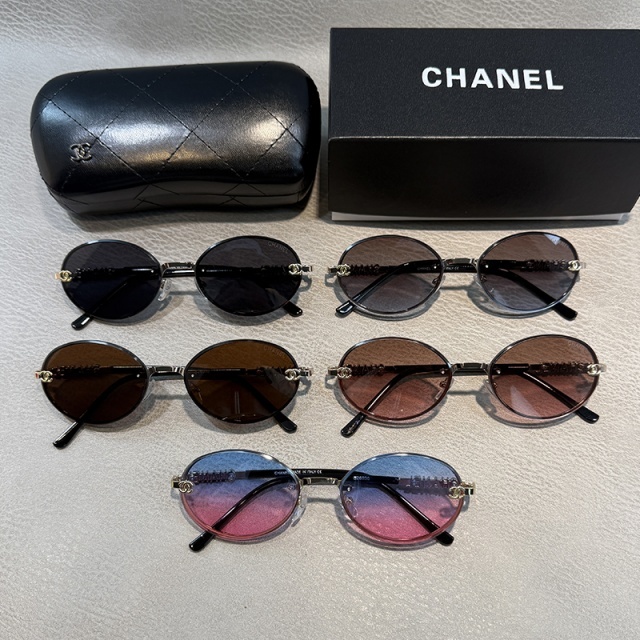 Retro Oval Frame Luxury Design Glasses