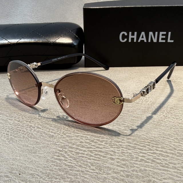 Retro Oval Frame Luxury Design Glasses