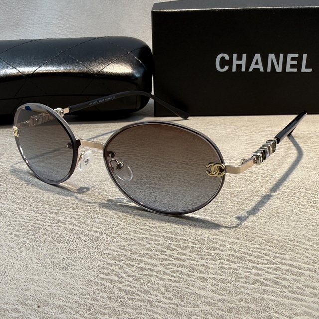 Retro Oval Frame Luxury Design Glasses