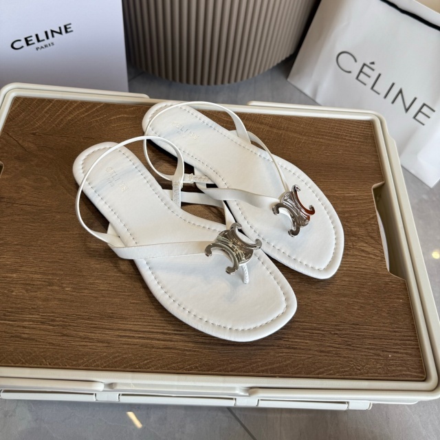 Metal Logo Beach Flip-Flops Sandals