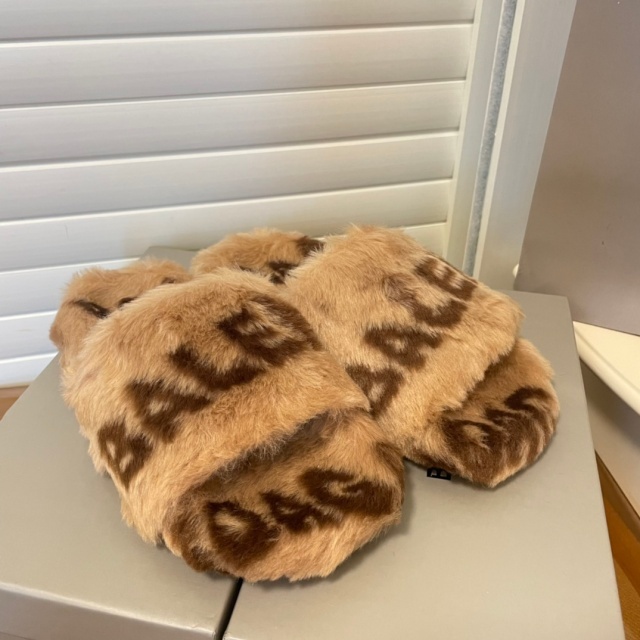 Winter Fashion Unisex Furry Slides