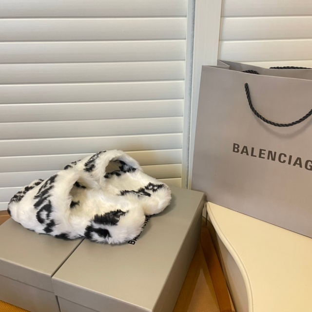 Winter Fashion Unisex Furry Slides