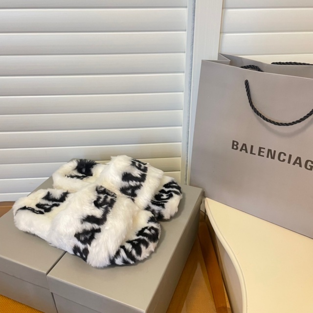 Winter Fashion Unisex Furry Slides