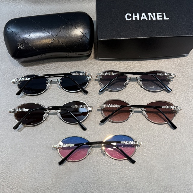 Retro Oval Frame Luxury Design Glasses