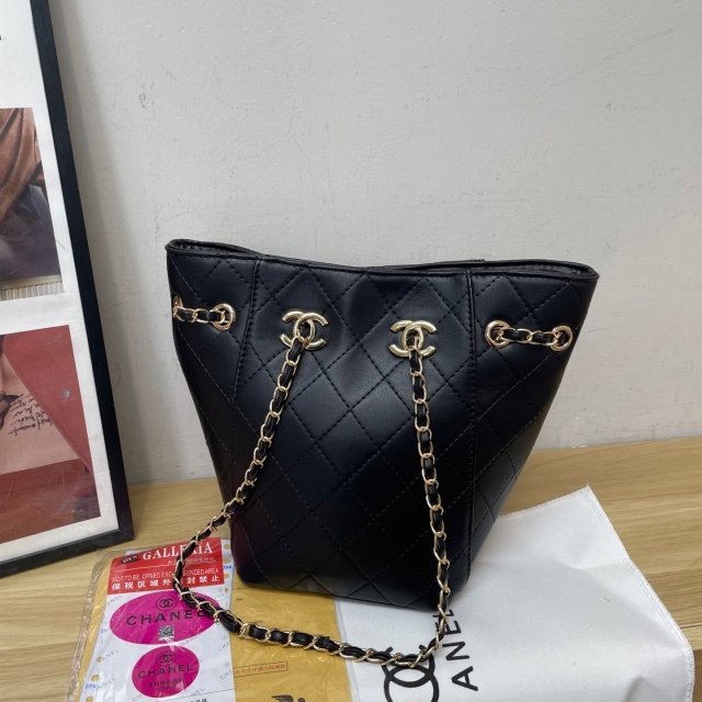 Chained Fashion Women Shoulder Bags