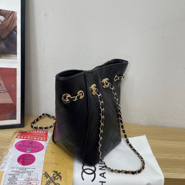 Chained Fashion Women Shoulder Bags