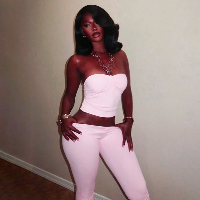 Ring-neck Halter Top Cropped Pants Set