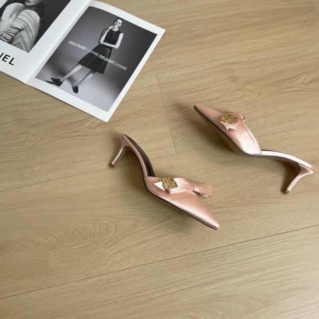 Fashion Pointed Toe Satin High Heeled Sandals