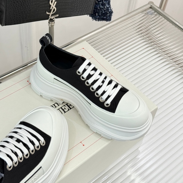 Classic Casual Unisex Thick-soled Sneakers