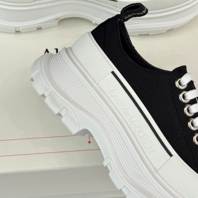 Classic Casual Unisex Thick-soled Sneakers