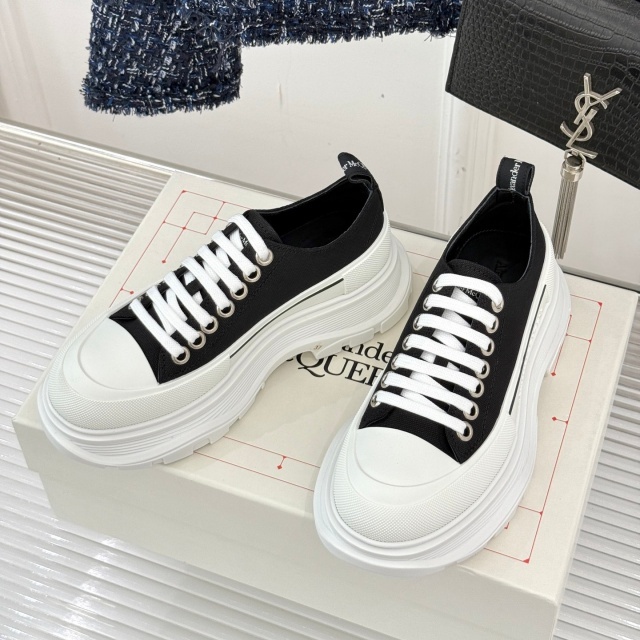 Classic Casual Unisex Thick-soled Sneakers