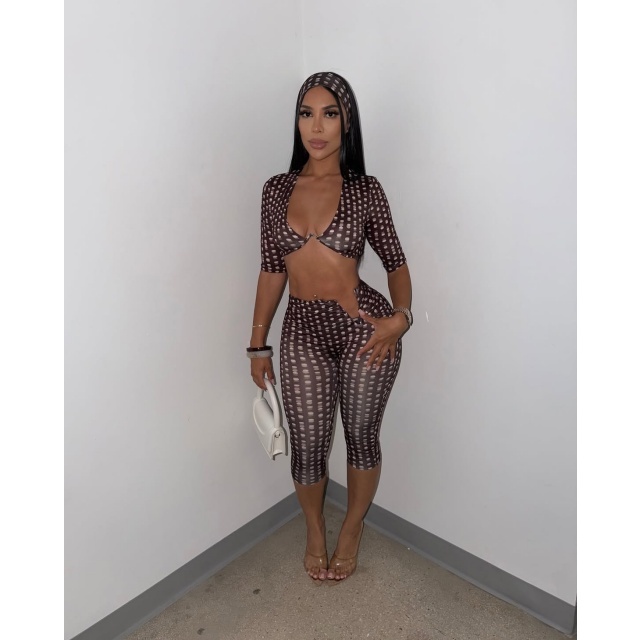 Dots Printed Cropped Top Fitted Midi Pant Set