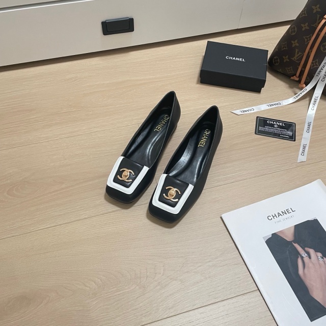 Metal Logo Leather Fashion Women Pumps Shoes