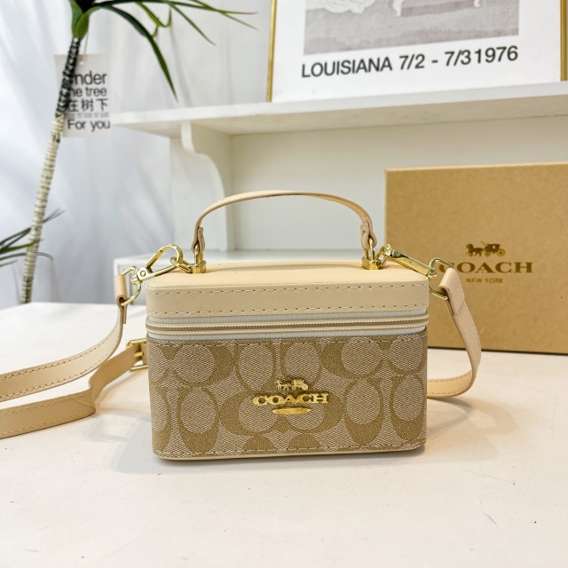 Fashion Metal Logo Women Makeup Bags
