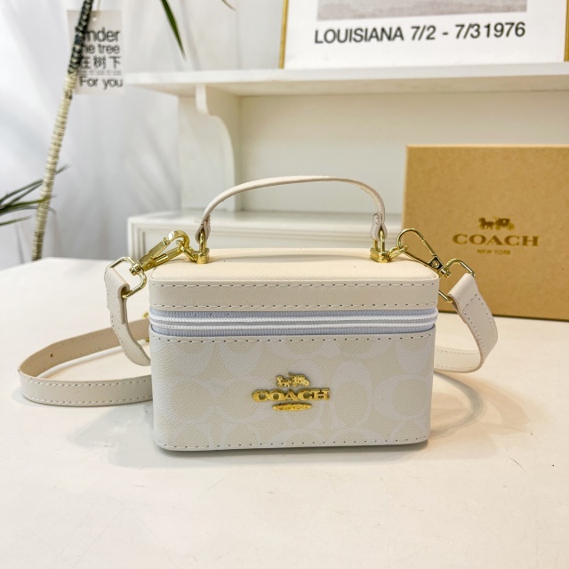 Fashion Metal Logo Women Makeup Bags