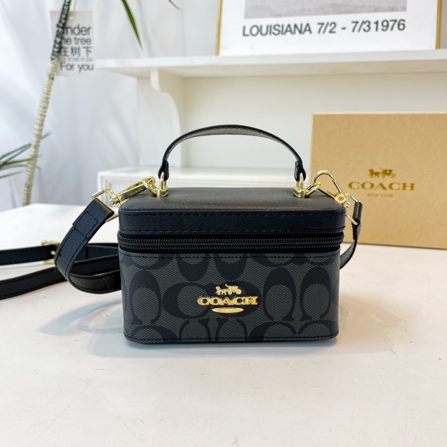 Fashion Metal Logo Women Makeup Bags