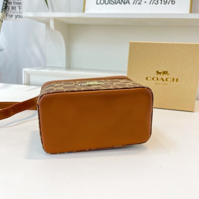 Fashion Metal Logo Women Makeup Bags