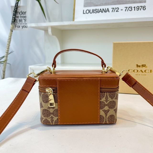 Fashion Metal Logo Women Makeup Bags