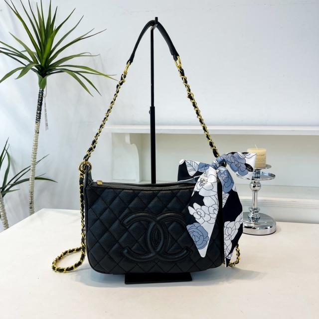 Leather Chained Crossbody Handbags