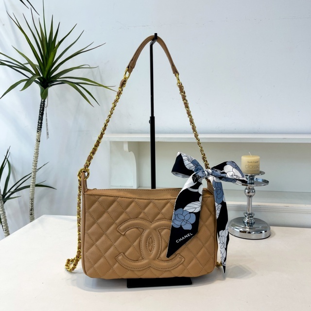 Leather Chained Crossbody Handbags