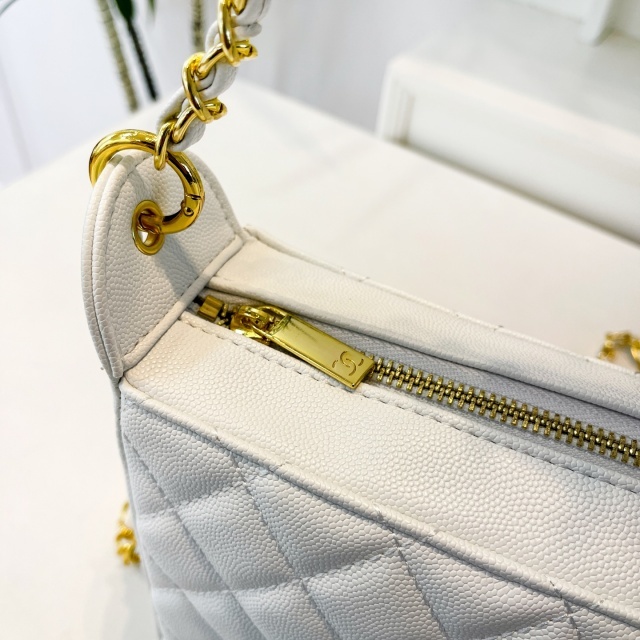 Leather Chained Crossbody Handbags