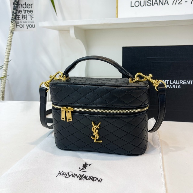 Metal Logo Leather Fashion Makeup Bags
