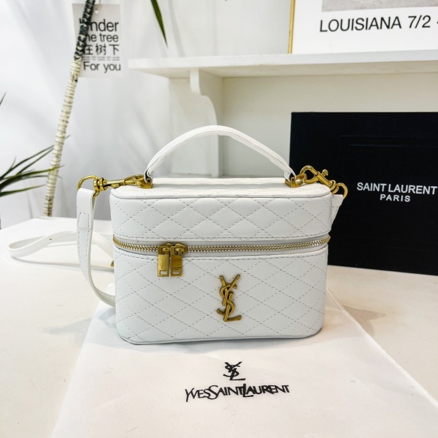 Metal Logo Leather Fashion Makeup Bags