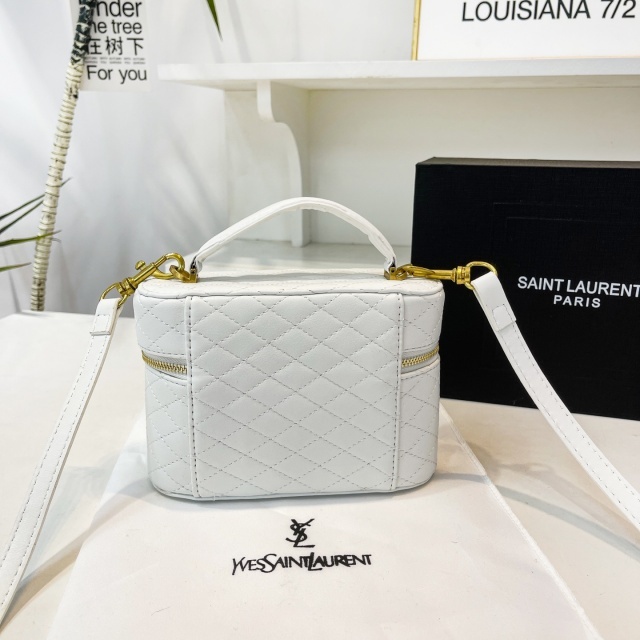 Metal Logo Leather Fashion Makeup Bags