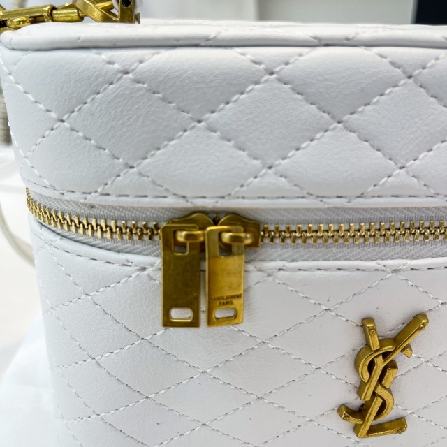 Metal Logo Leather Fashion Makeup Bags
