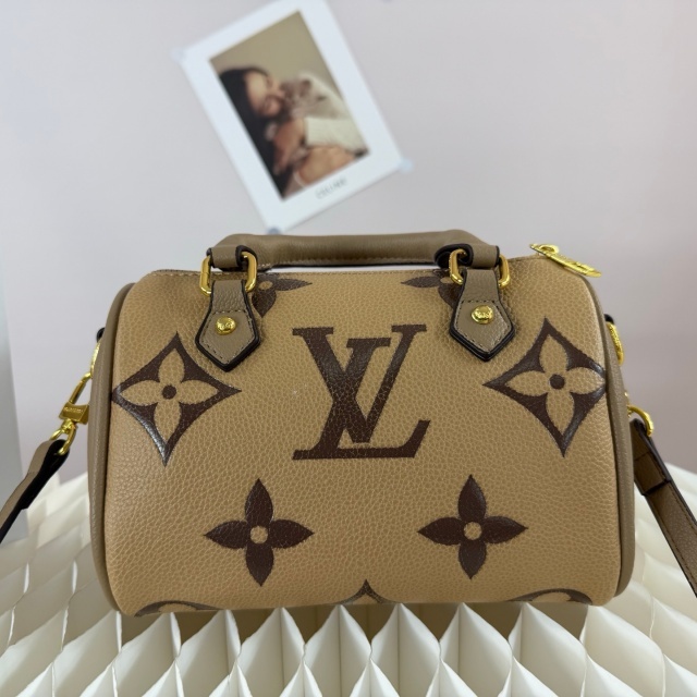 Leather Women Crossbody Handbags