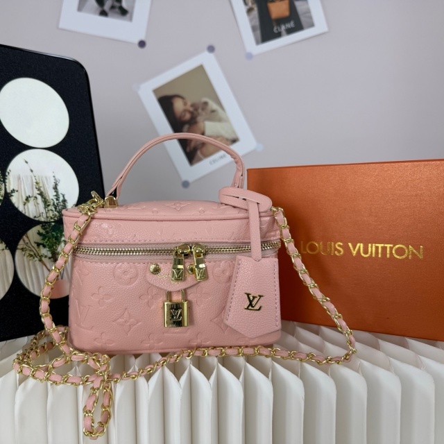 Chained Leather Fashion Makeup Bags