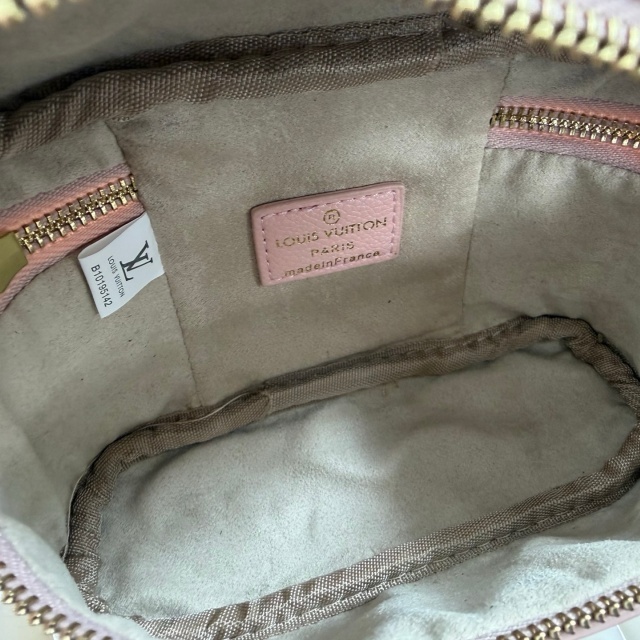 Chained Leather Fashion Makeup Bags