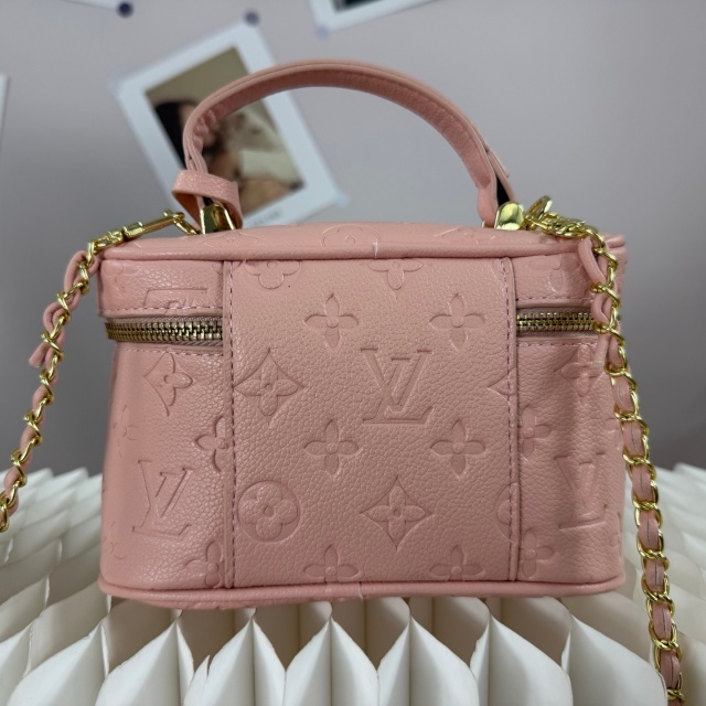 Chained Leather Fashion Makeup Bags