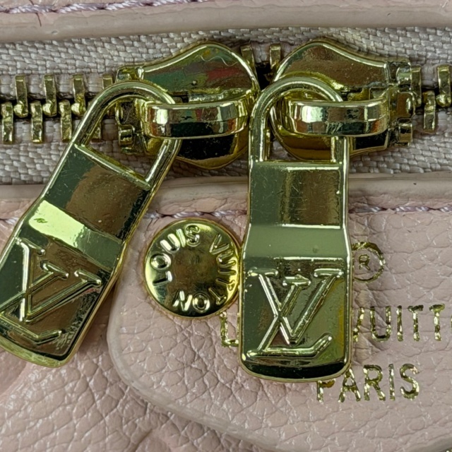 Chained Leather Fashion Makeup Bags