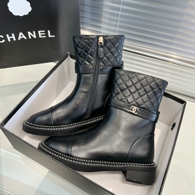 Chain Detail Leather Ankle Boots