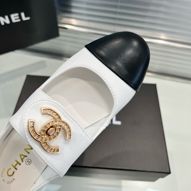 Metal Logo Leather Fashion Hollow Out Pumps Shoes