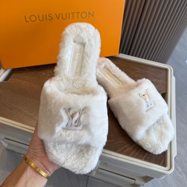 Winter Fashion Women Furry Slides