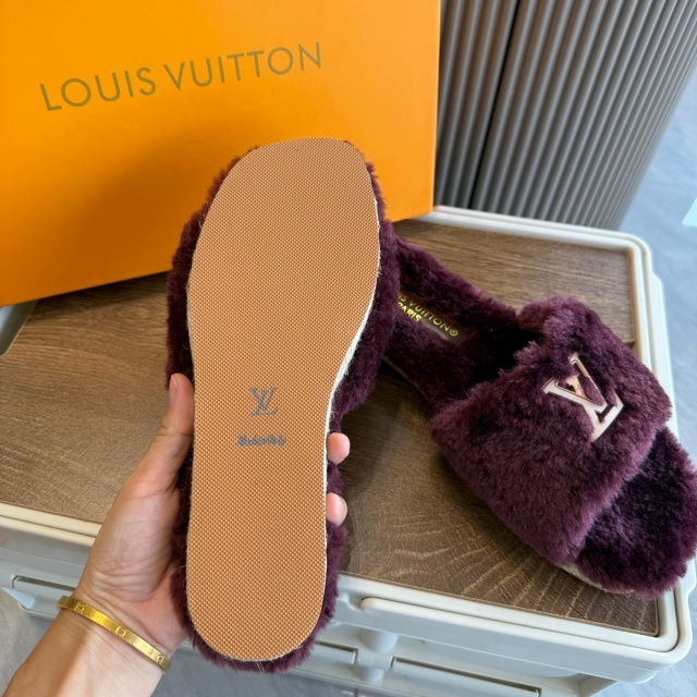 Winter Fashion Women Furry Slides