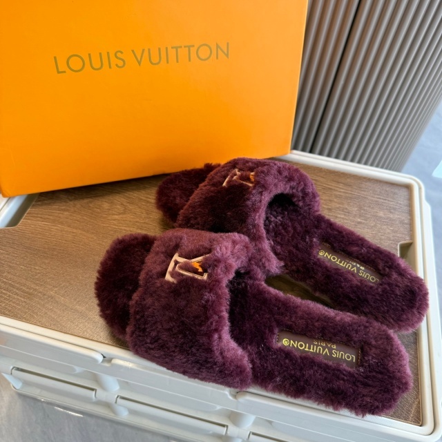 Winter Fashion Women Furry Slides