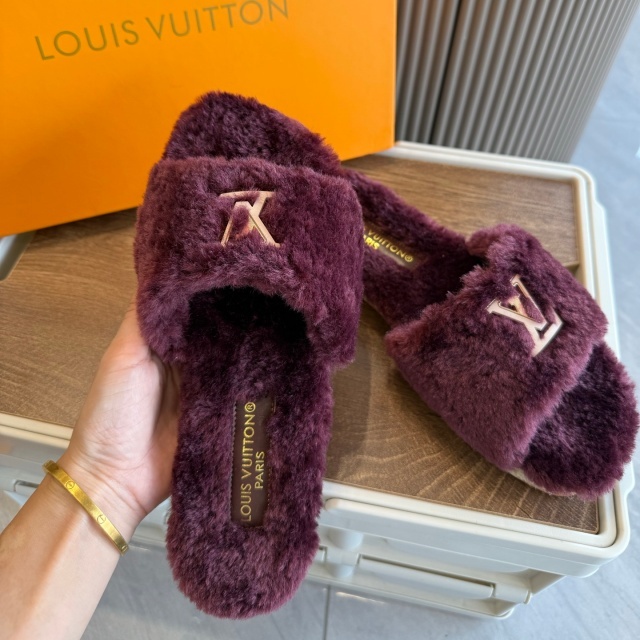 Winter Fashion Women Furry Slides