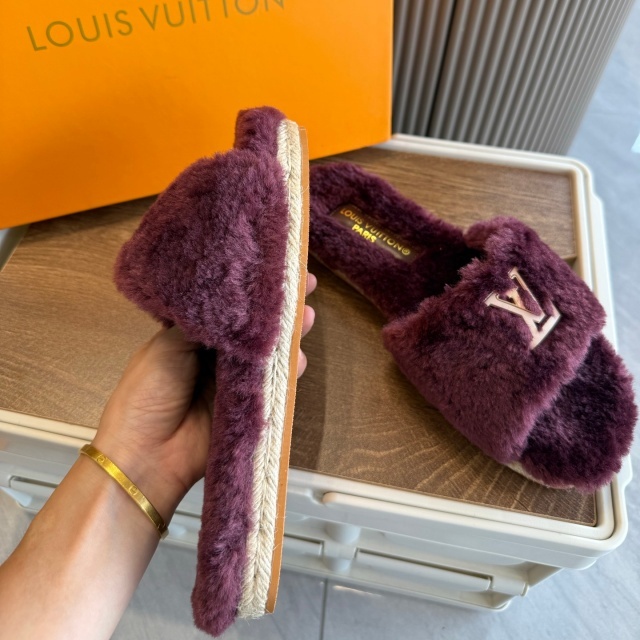 Winter Fashion Women Furry Slides
