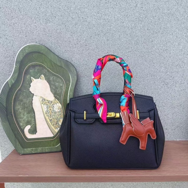 Leather Women Crossbody Handbags