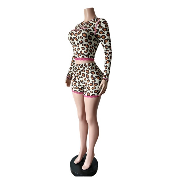 Leopard Printed Slim Fitted Lacy Short Set