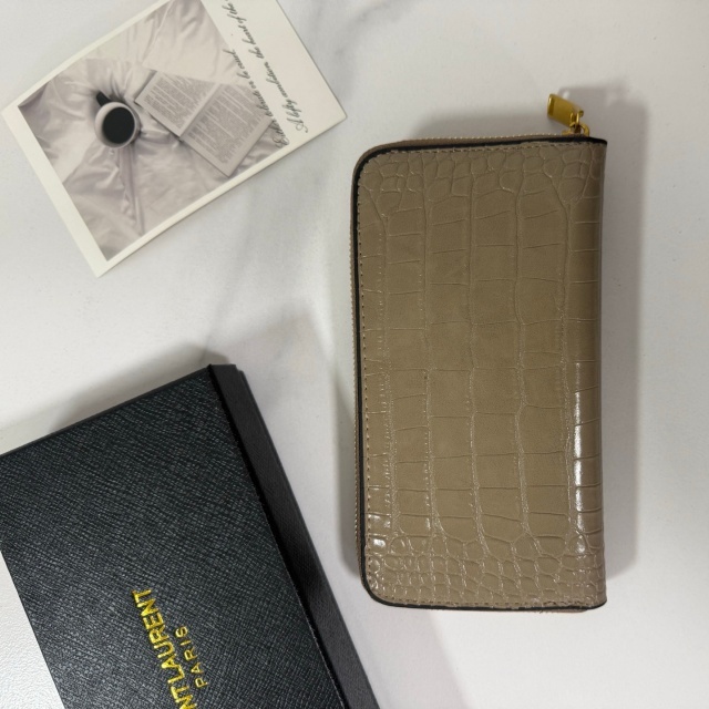 Metal Logo Leather Wallets