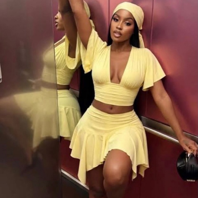 V Neck Short Sleeve Cropped Top Mini Skirt Set