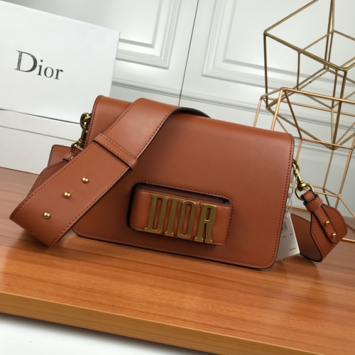 Dior 9832 size: 25cm-16cm-7cm
