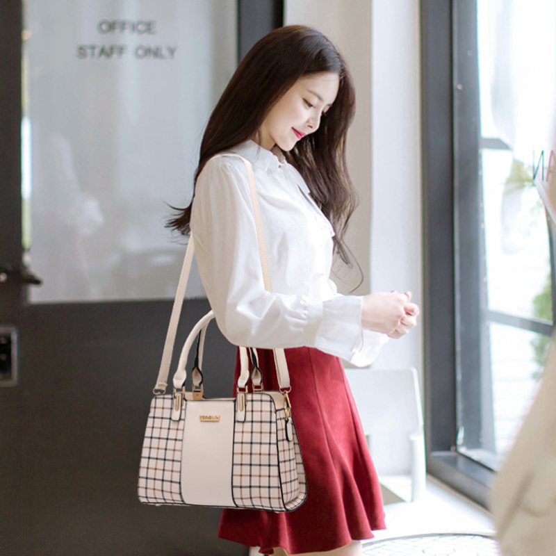 Spring 2019 new Pu lady bag with checkerwork pattern killer bag Korean version lady bag with mother's handbag and one shoulder bag with oblique should